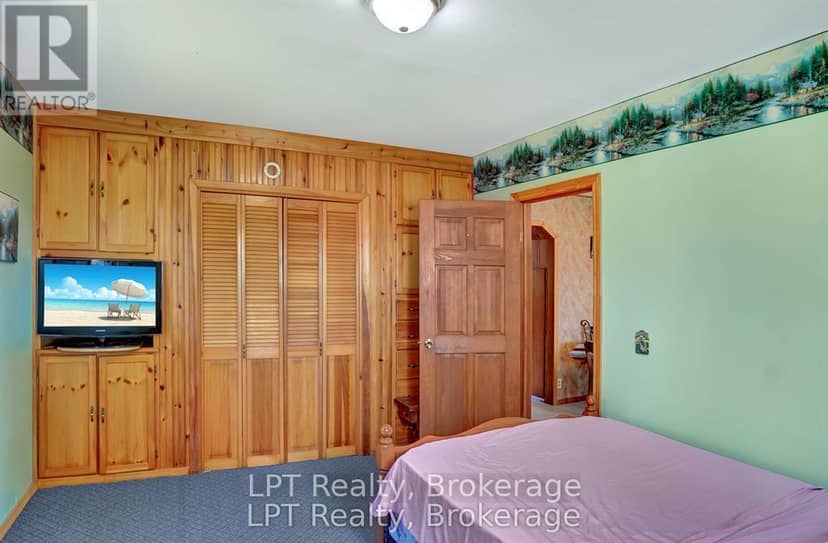 621 Huron Road — photo 16 of 40