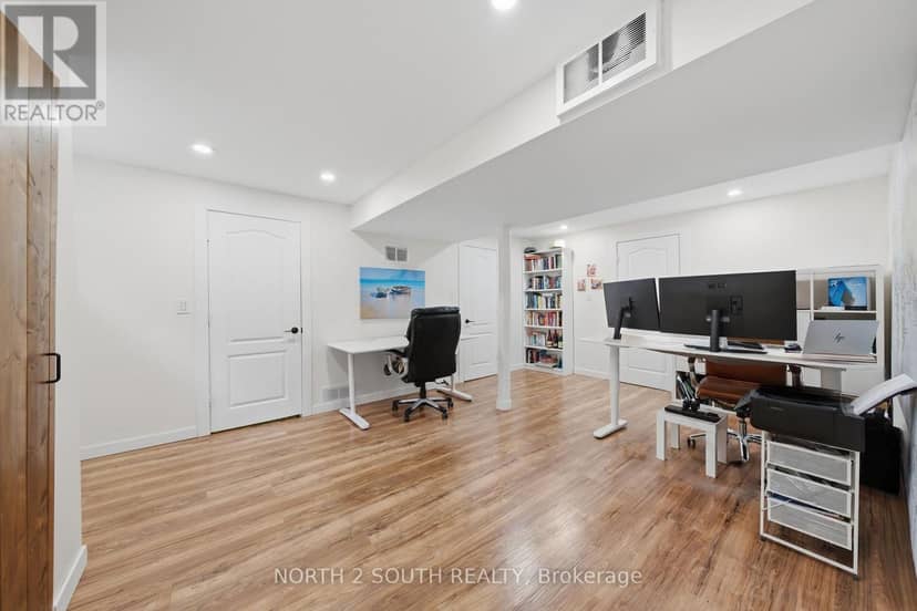 74 Leo Boulevard — photo 31 of 40