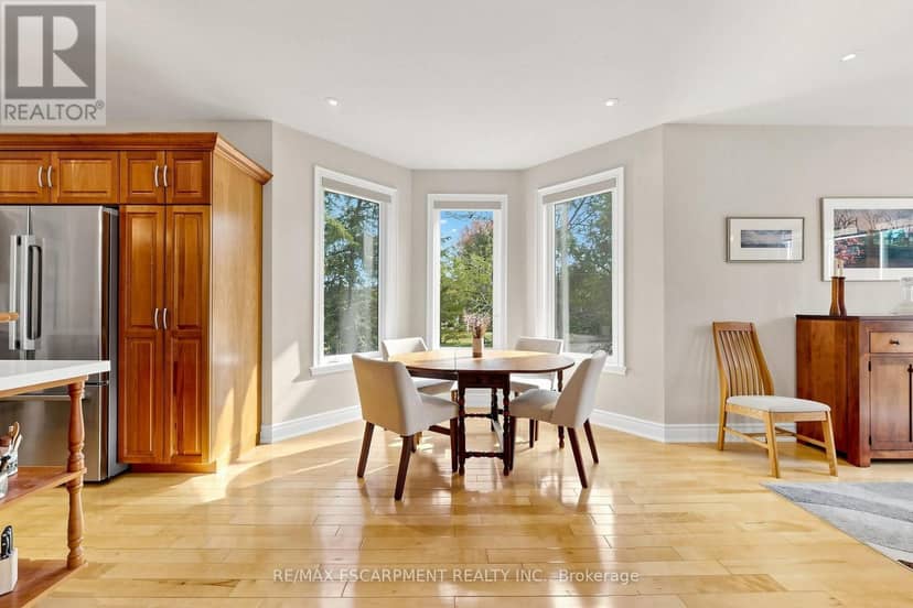 118 Foxridge Drive — photo 11 of 40