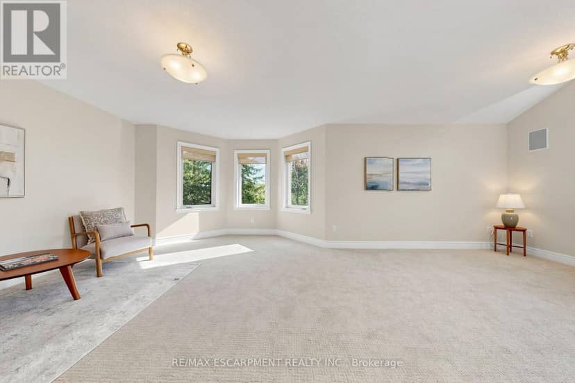 118 Foxridge Drive — photo 21 of 40
