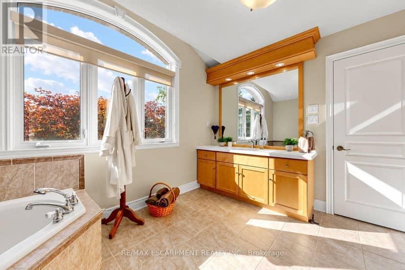 118 Foxridge Drive — photo 33 of 40