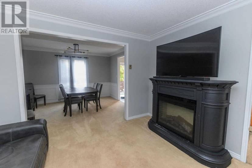 40 Burton RD — photo 9 of 40