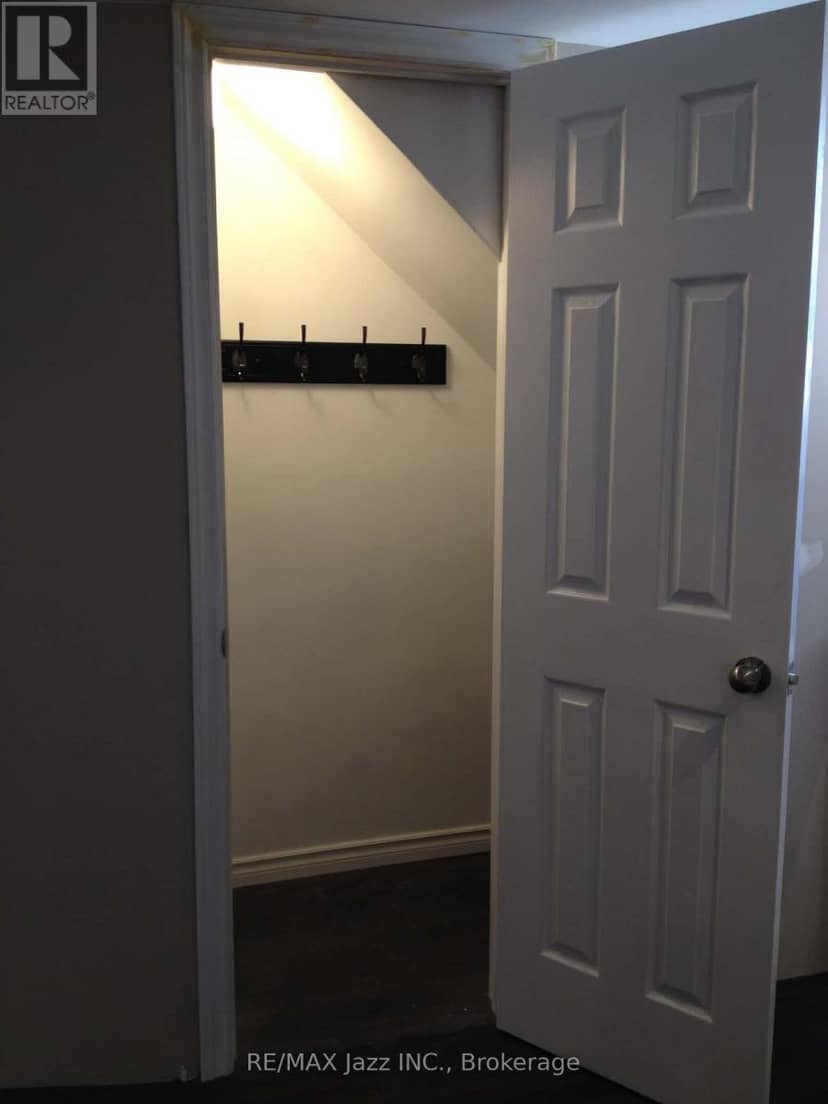 1431 Ritson Road S — photo 21 of 27