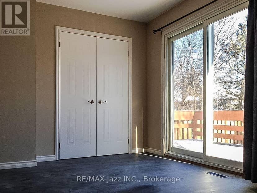 1431 Ritson Road S — photo 10 of 27