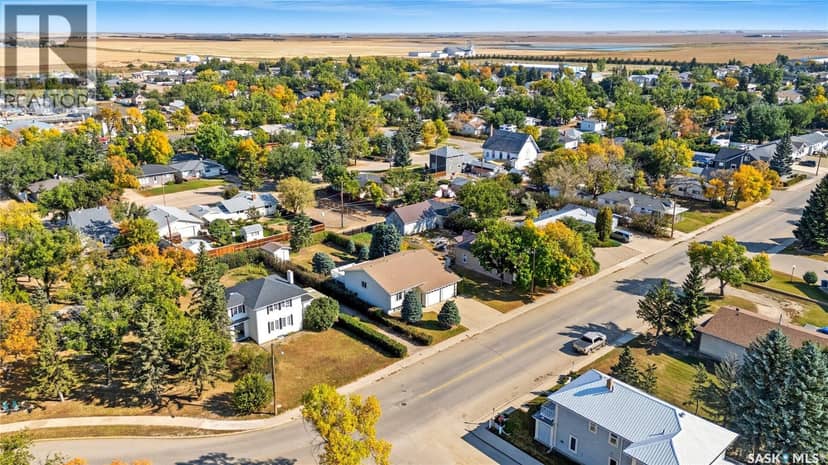 109 1st AVENUE E, Gravelbourg, photo 2