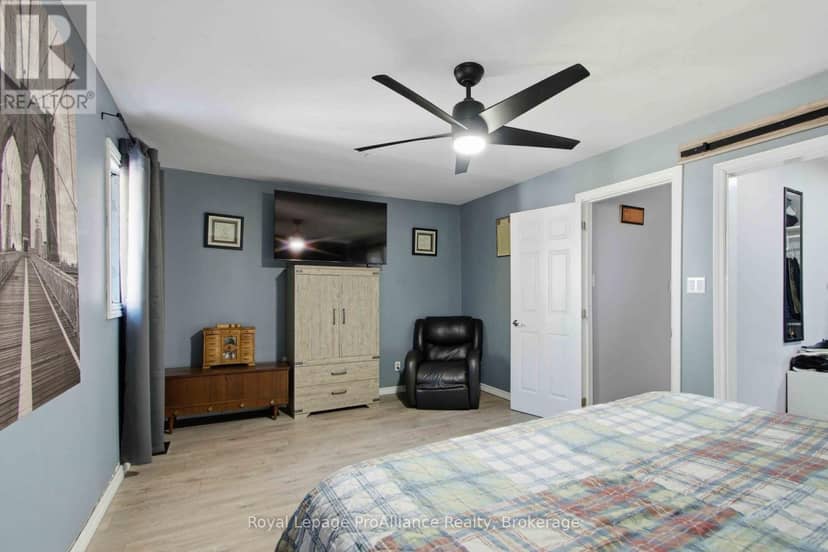 114 Catherine Street — photo 14 of 28