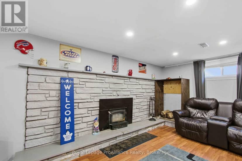 114 Catherine Street — photo 18 of 28