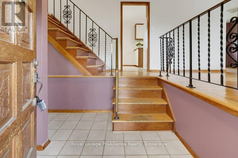 23 Thorncliffe Drive — photo 2 of 40