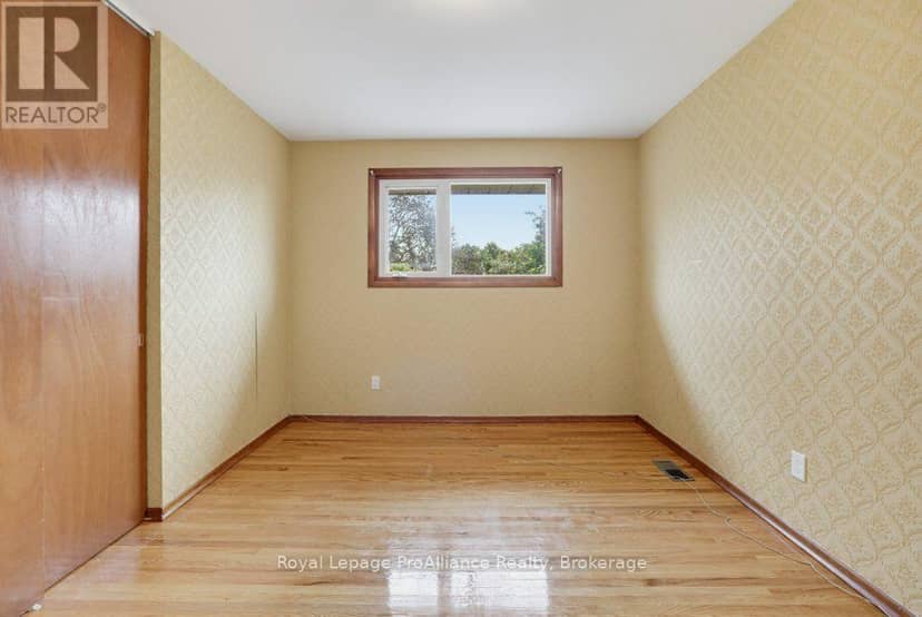 23 Thorncliffe Drive — photo 30 of 40