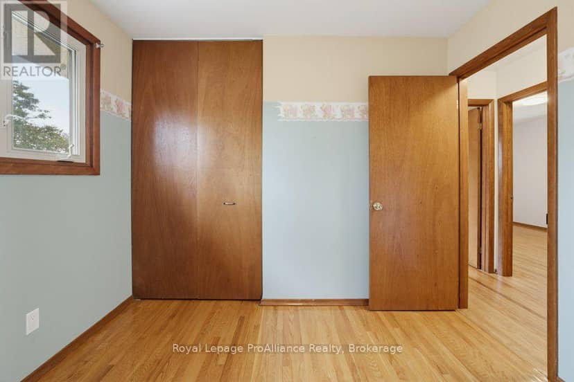 23 Thorncliffe Drive — photo 35 of 40