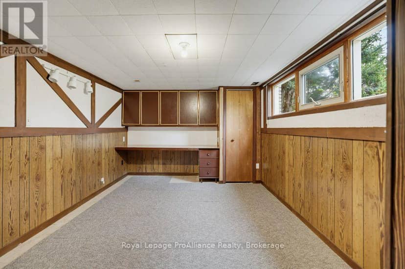 23 Thorncliffe Drive — photo 38 of 40