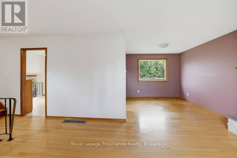 23 Thorncliffe Drive — photo 8 of 40
