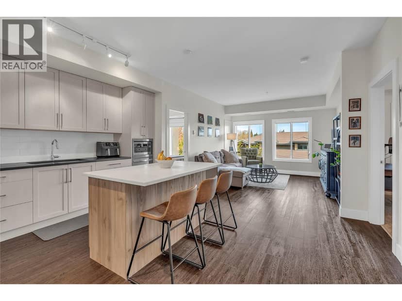 4380 Lakeshore Road Unit# 210, Kelowna, photo 2