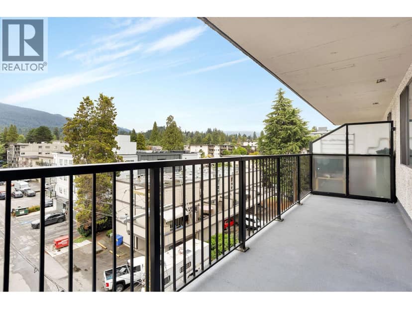 303 150 E 15TH STREET, North Vancouver, photo 3