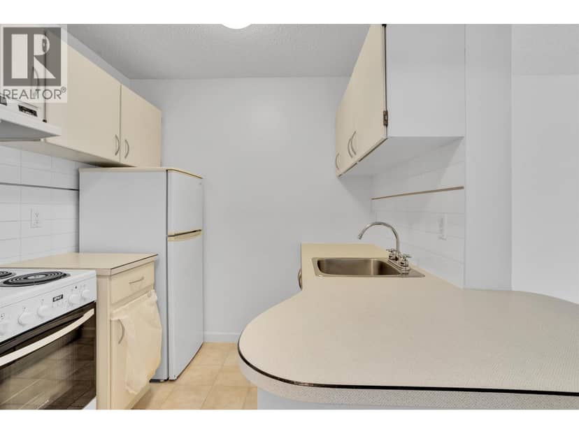 303 150 E 15TH STREET, North Vancouver, photo 4