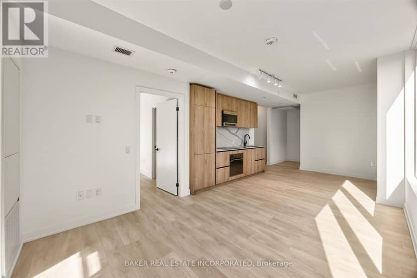 3502 - 117 Broadway Avenue — photo 9 of 21