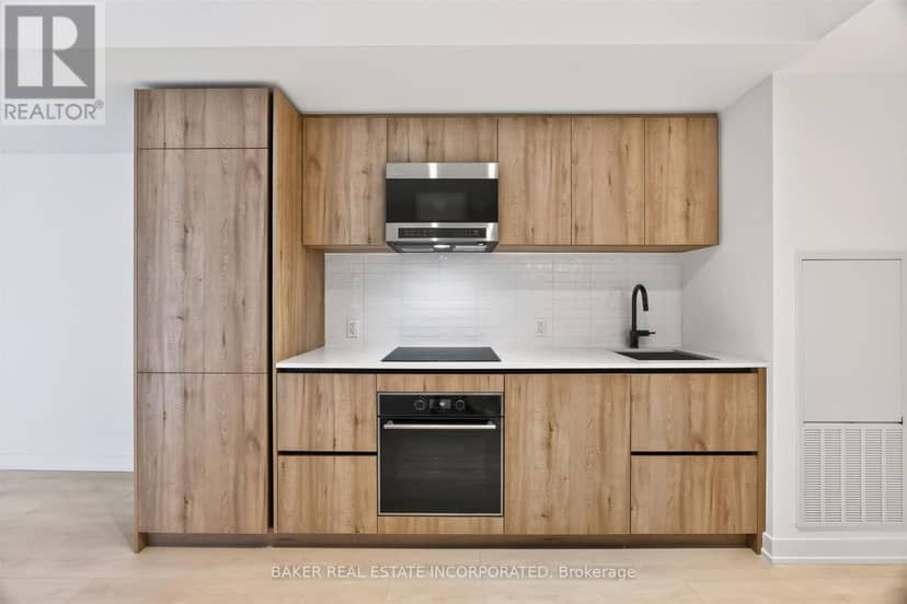 311 - 127 Broadway Avenue — photo 9 of 21