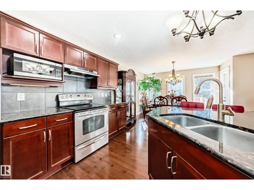 3711 163 AV NW — photo 11 of 40