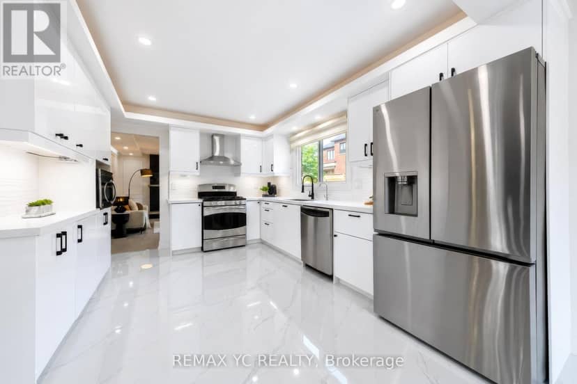 4 Simmons Crescent — photo 12 of 40