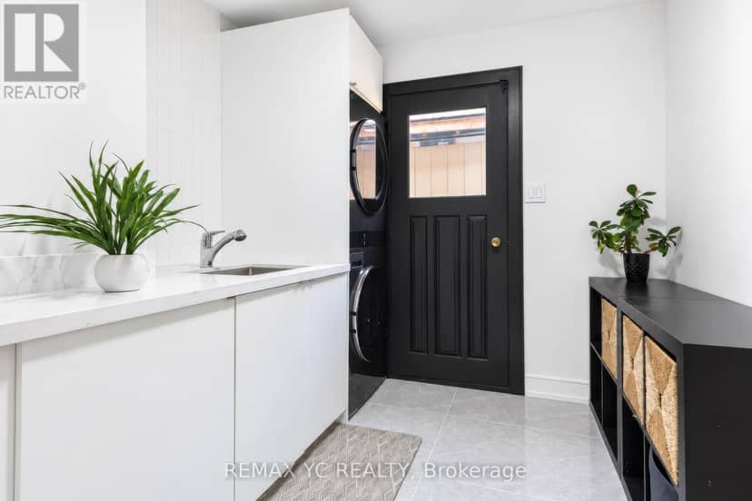 4 Simmons Crescent — photo 18 of 40