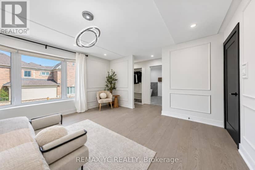 4 Simmons Crescent — photo 23 of 40