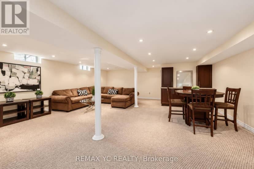 4 Simmons Crescent — photo 30 of 40