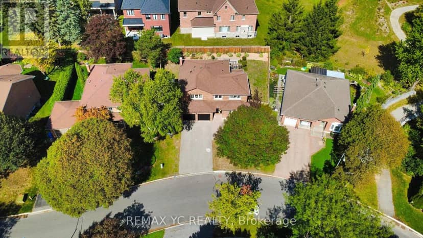 4 Simmons Crescent — photo 39 of 40