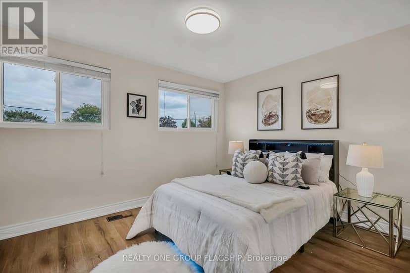12 Azalea Court, Toronto, photo 6
