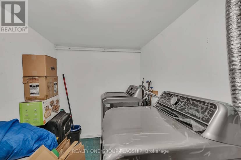 12 Azalea Court, Toronto, photo 7