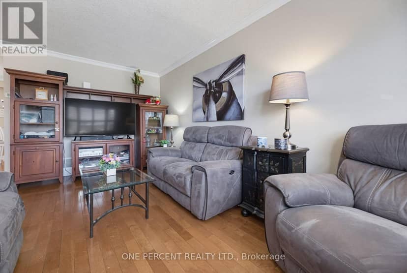 51 Courtleigh Square — photo 10 of 40