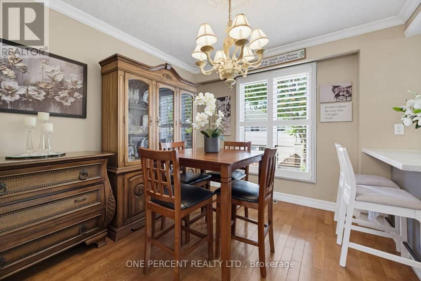 51 Courtleigh Square — photo 12 of 40