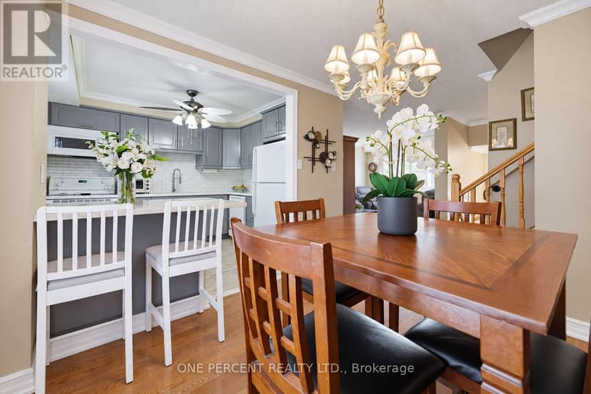 51 Courtleigh Square — photo 13 of 40