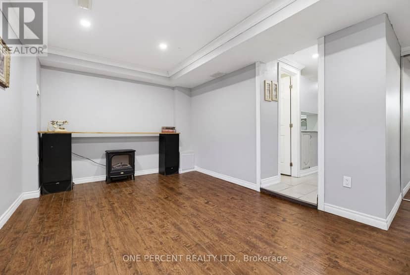 51 Courtleigh Square — photo 28 of 40