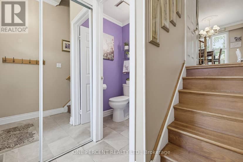51 Courtleigh Square, Brampton, photo 6