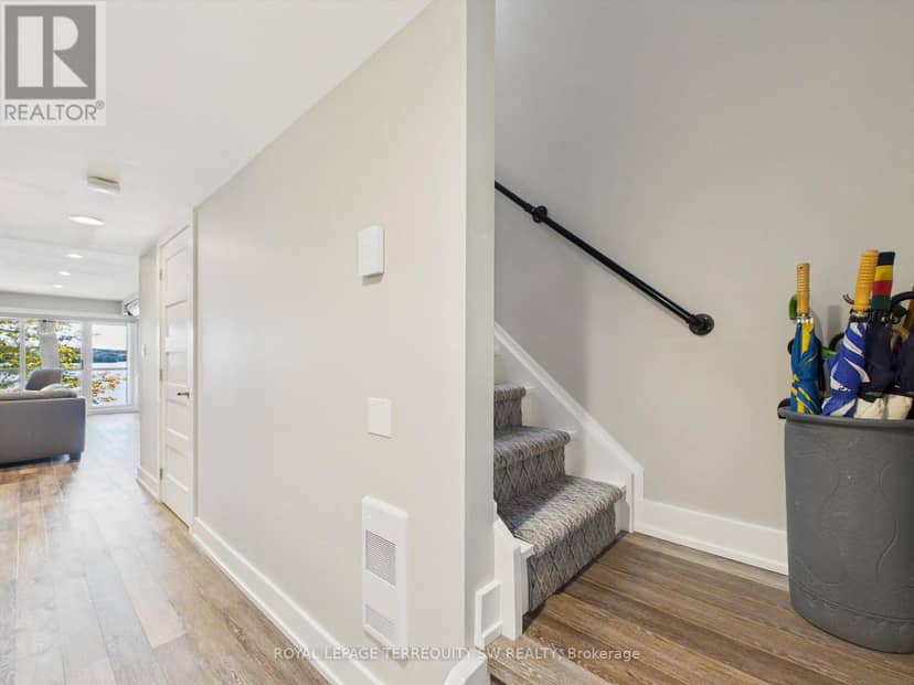 210 - 10 Coveside Drive, Huntsville, photo 3