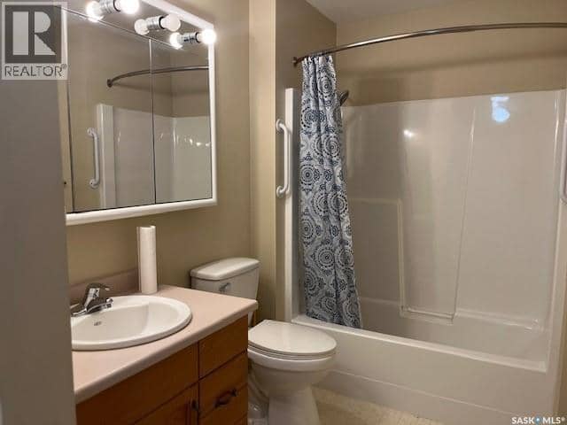 102 305 1st AVENUE — photo 26 of 31