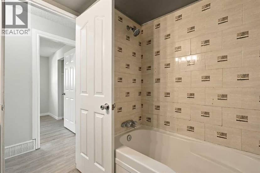203 Penbrooke Close SE — photo 21 of 40