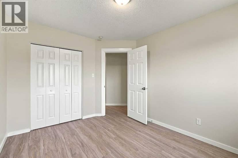 203 Penbrooke Close SE — photo 15 of 40