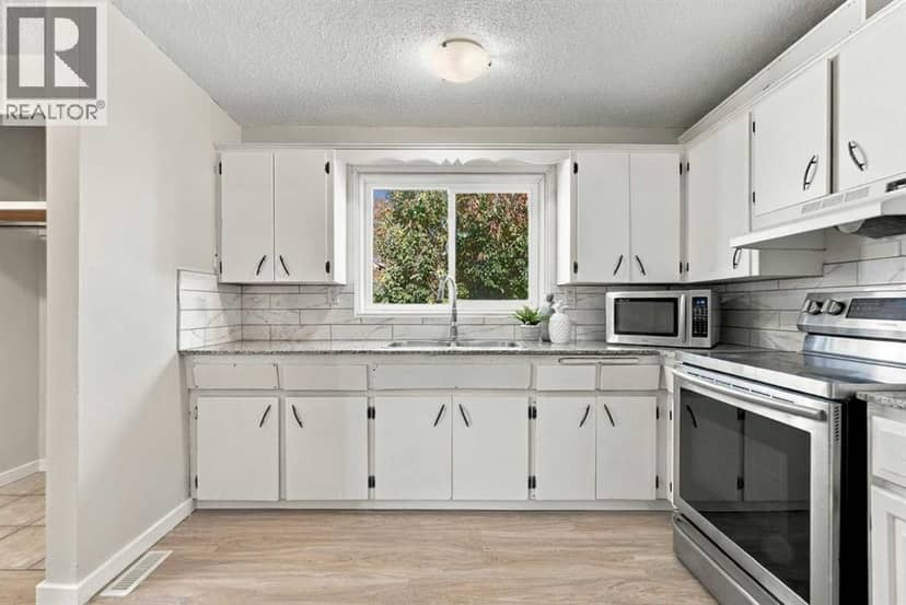 203 Penbrooke Close SE — photo 12 of 40