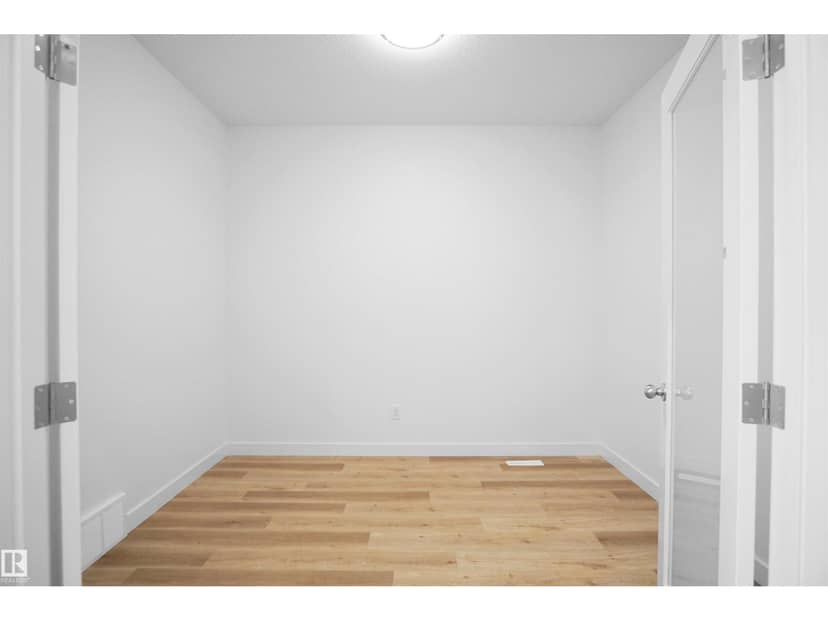 70 Legacy WY — photo 17 of 35