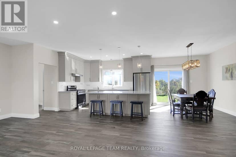 10664 Blaine Road, North Dundas, photo 6