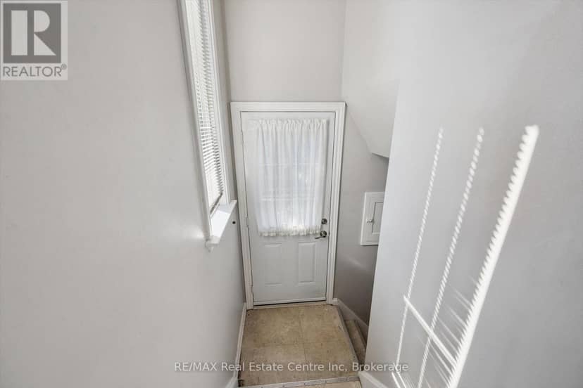 41 Prince Charles Street — photo 17 of 23