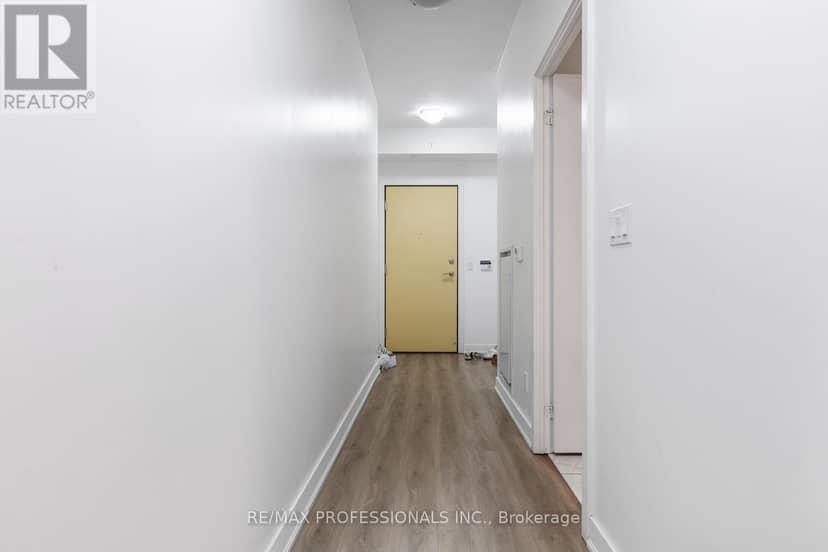 325 - 30 Nelson Street — photo 2 of 40