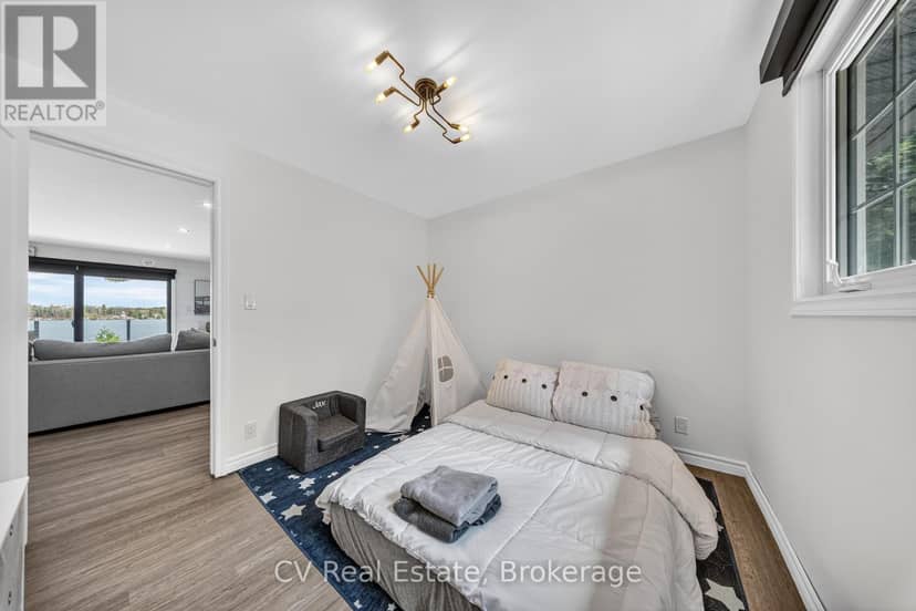 1 - 1018 Georgina Way — photo 34 of 40