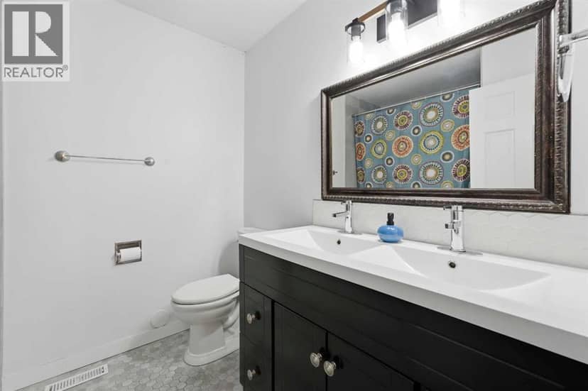 39 Warwick Drive — photo 21 of 40