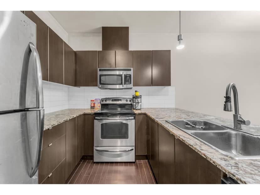 409 9655 KING GEORGE BOULEVARD, Surrey, photo 4
