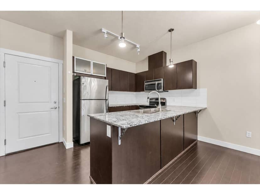 409 9655 KING GEORGE BOULEVARD, Surrey, photo 5
