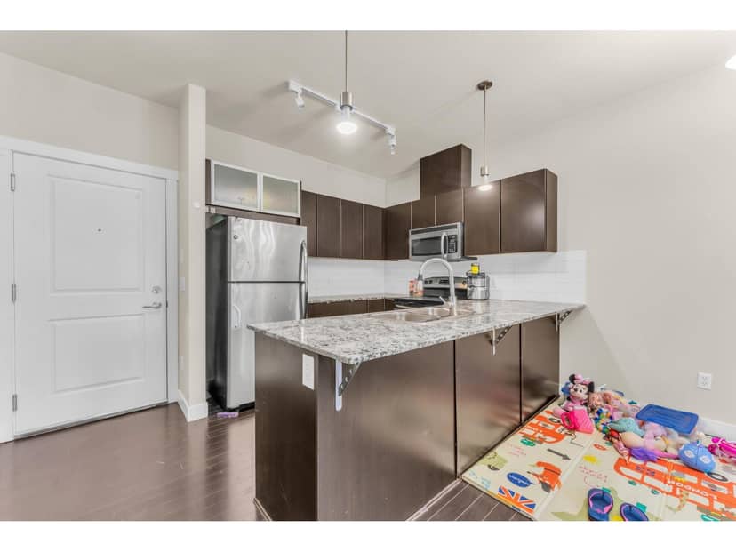 409 9655 KING GEORGE BOULEVARD, Surrey, photo 6