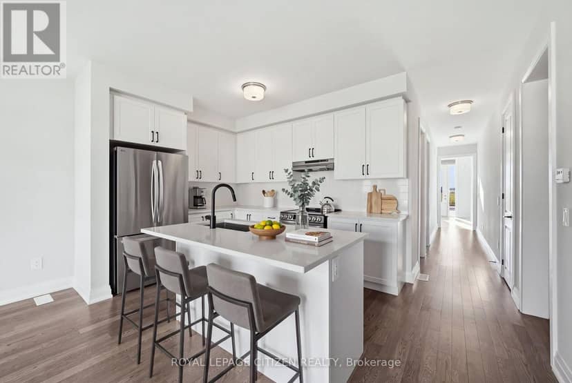 18 McKay Avenue — photo 4 of 40
