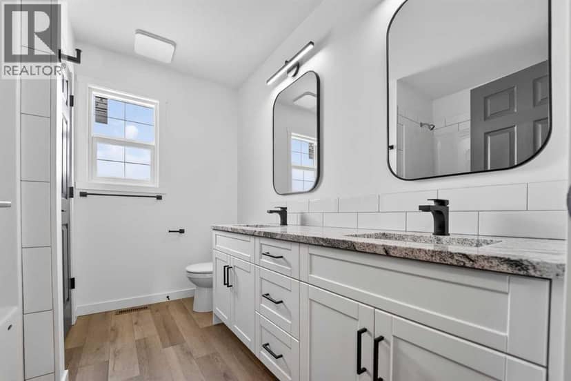 4605 7 Street — photo 24 of 38